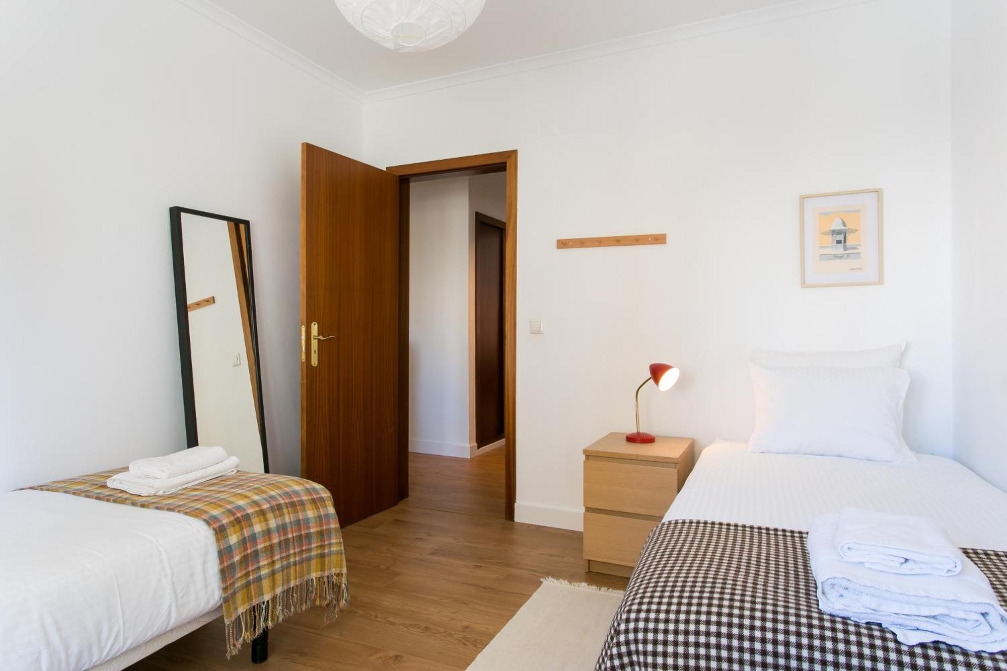 Apartamento central e confortável junto ao bairro da Graça Lisboa Extérieur photo