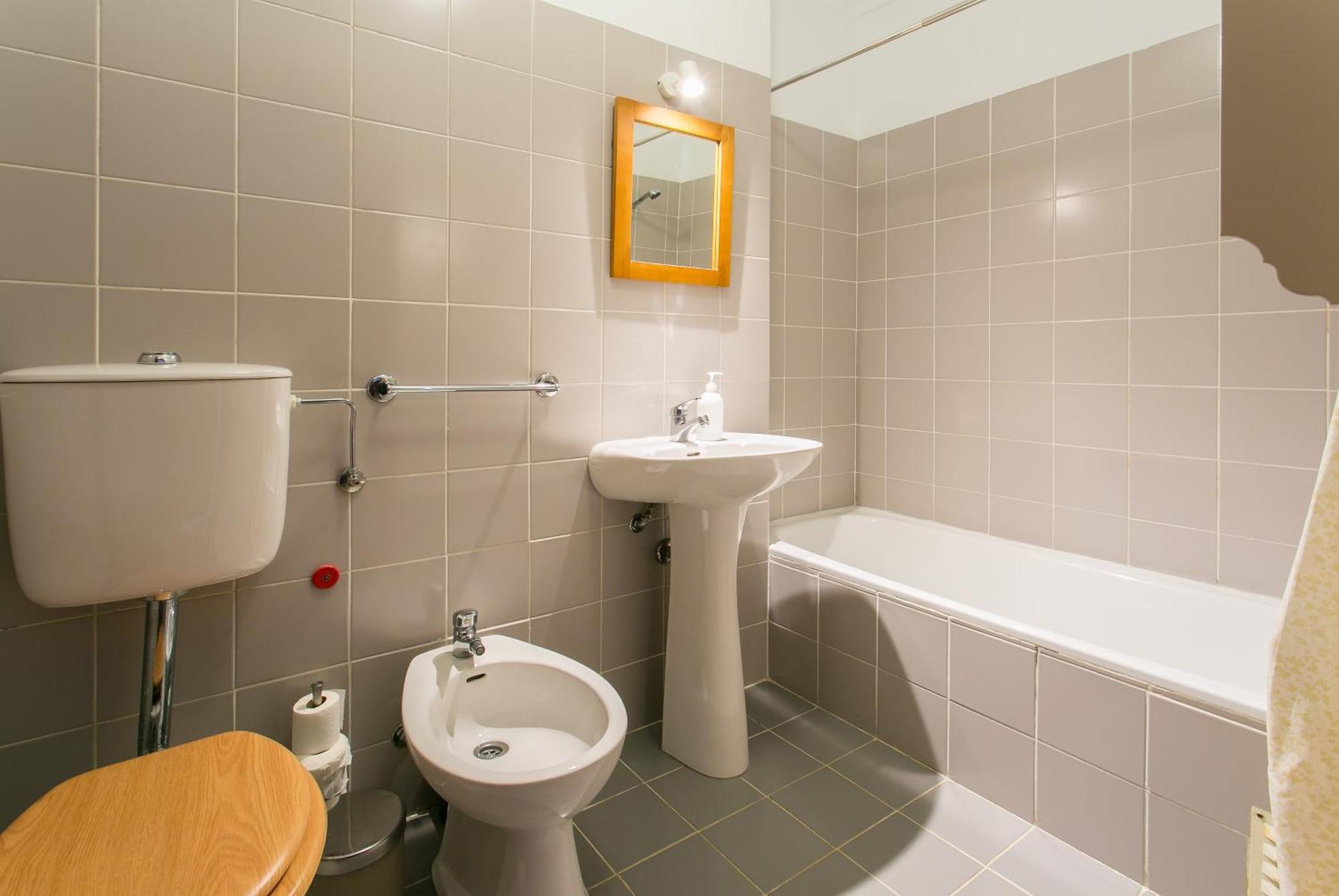 Apartamento central e confortável junto ao bairro da Graça Lisboa Extérieur photo